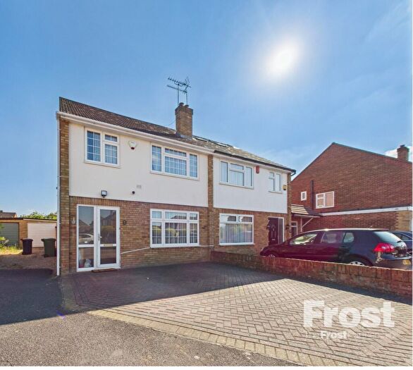3 Bedroom Semi-Detached House For Sale In Amanda Court, Langley, Berkshire, SL3