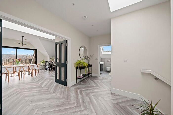 2 Bedroom Penthouse For Sale In Woodcrest Road, Purley, Croydon(London Borough), CR8