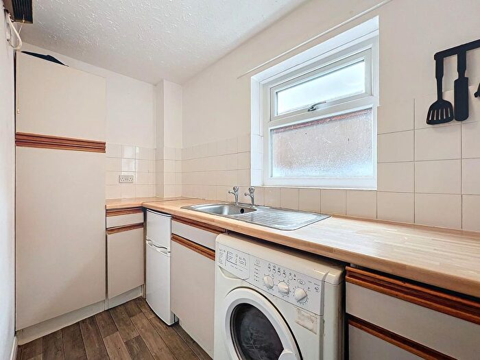 1 Bedroom Flat To Rent In Treherbert Street, Cathays, Cardiff, CF24