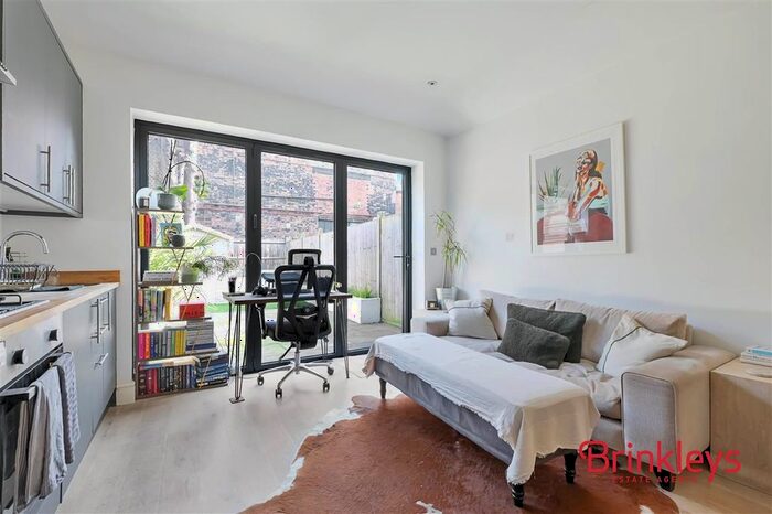 1 Bedroom Maisonette To Rent In Mansell Road, Acton, London, W3