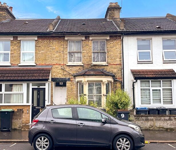 3 Bedroom Terraced House For Sale In Howley Road, Croydon, CR0