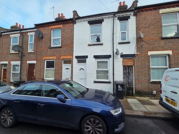 2 Bedroom Terraced House To Rent In Cowper Street, Luton, LU1
