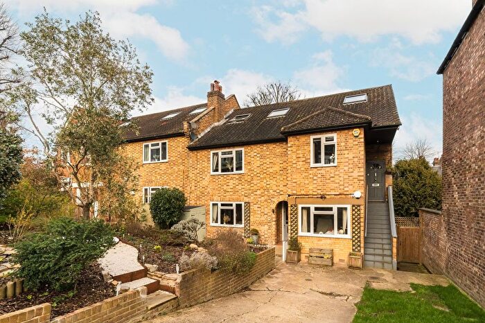 4 Bedroom Maisonette For Sale In Cholmeley Park, Highgate, N6