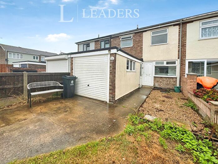 3 Bedroom End Terrace House To Rent In Stanley Road, CO15