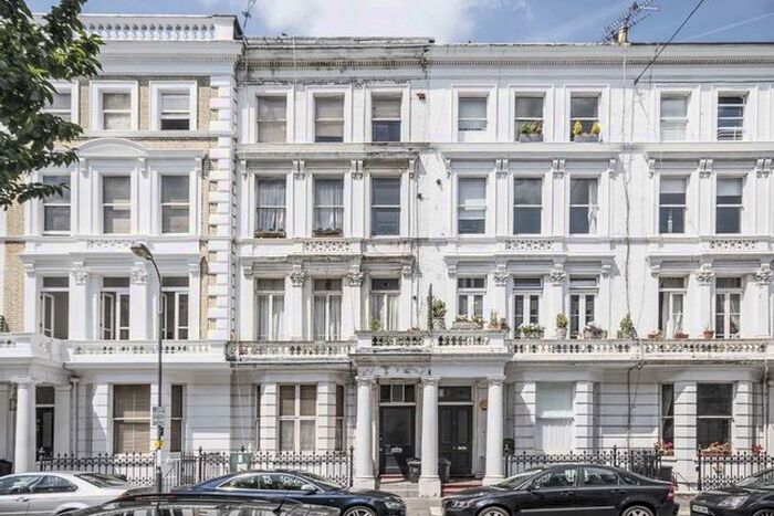 Studio To Rent In Charleville Road, London W14