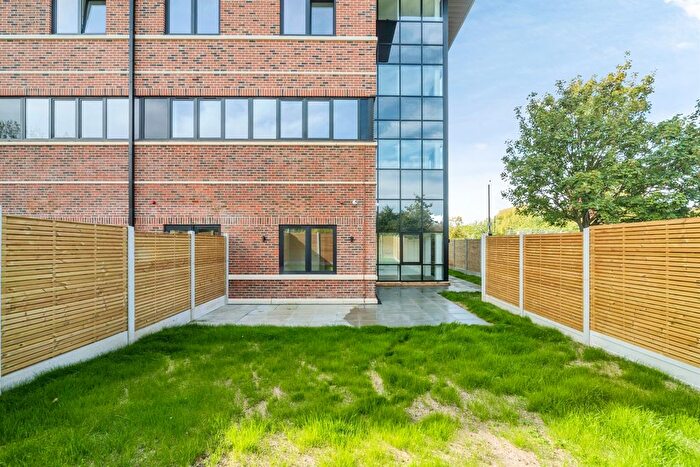 2 Bedroom Flat For Sale In Caldecotte Lake Drive, Caldecotte, Milton Keynes, MK7