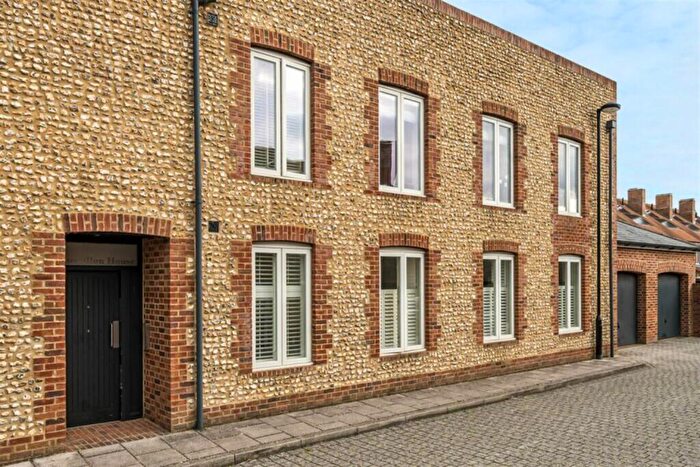 2 Bedroom Flat To Rent In Roussillon House, Broakes Road, Chichester, PO19