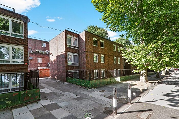 3 Bedroom Maisonette To Rent In Beachcroft Way, Archway, N19