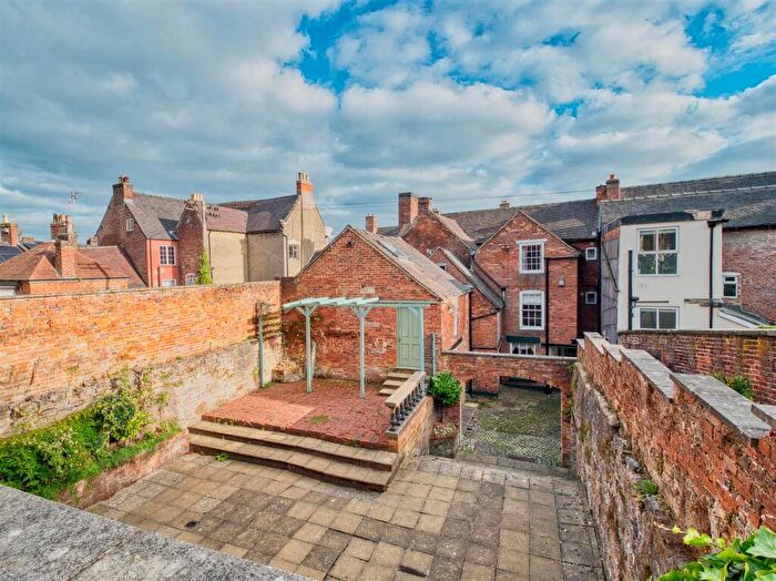 3 Bedroom Character Property For Sale In Church Street, Ashbourne, DE6