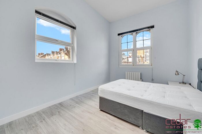 4 Bedroom Flat To Rent In Kilburn High Road, Kilburn, NW6