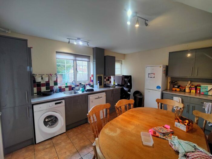 5 Bedroom House To Rent In Northfields, Norwich, NR4