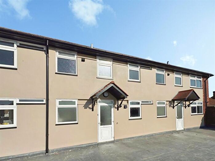 3 Bedroom Flat To Rent In High Street, Ingatestone, CM4