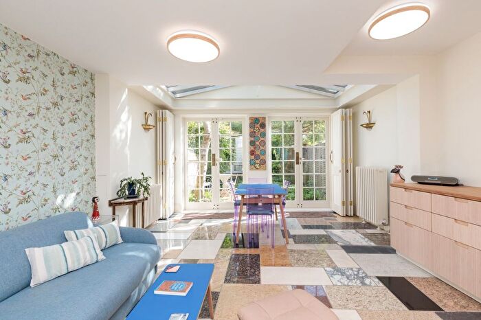 1 Bedroom Flat To Rent In Cadogan Terrace, London, E9