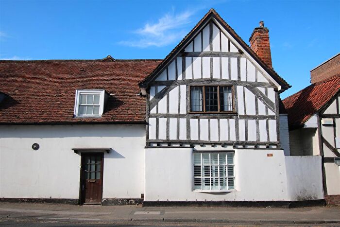 1 Bedroom Flat For Sale In Church Street, Leatherhead, KT22