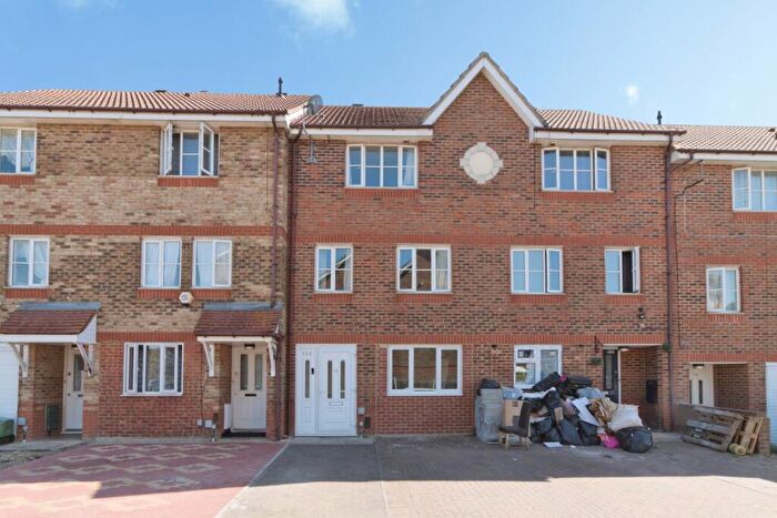 5 Bedroom Terraced House For Sale In Redbourne Drive, London, London, SE28