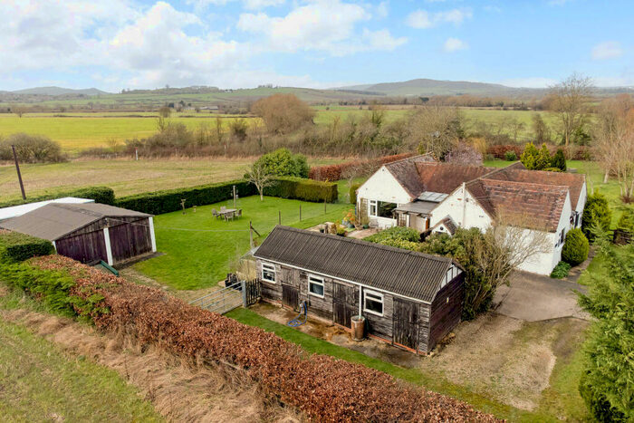 3 Bedroom Detached Bungalow For Sale In Hailes, Cheltenham, GL54