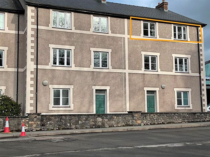 2 Bedroom Flat To Rent In Conwy Terrace, Llanrwst, LL26