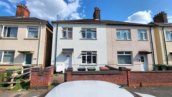 3 Bedroom Semi-Detached House For Sale In Thistlemoor Road, Peterborough, PE1