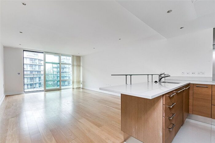 2 Bedroom Flat To Rent In Howard Building, Queenstown Road, SW11