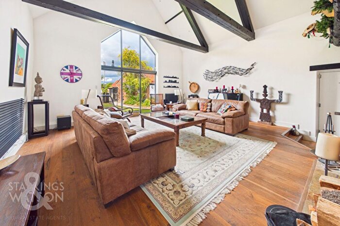 5 Bedroom Barn Conversion For Sale In The Street, Rockland St. Mary, Norwich, NR14
