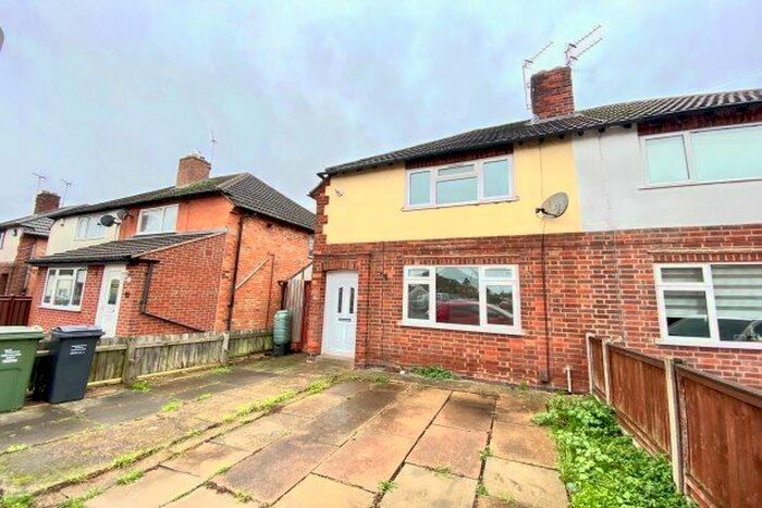3 Bedroom Property To Rent In Stonehill Avenue, Leicester, LE4