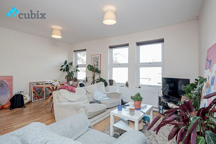 2 Bedroom Flat For Sale In Cheltenham Road, London, SE15