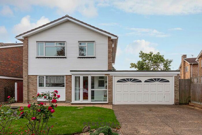 4 Bedroom Detached House To Rent In North Acre, Banstead, SM7