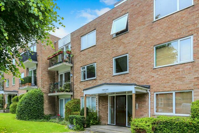 2 Bedroom Apartment To Rent In Priory Court, Hitchin, SG4