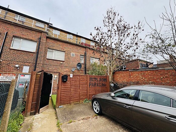 Studio To Rent In The Broadway, Hornchurch, RM12