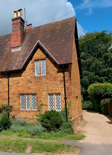 2 Bedroom Terraced House To Rent In , OX17