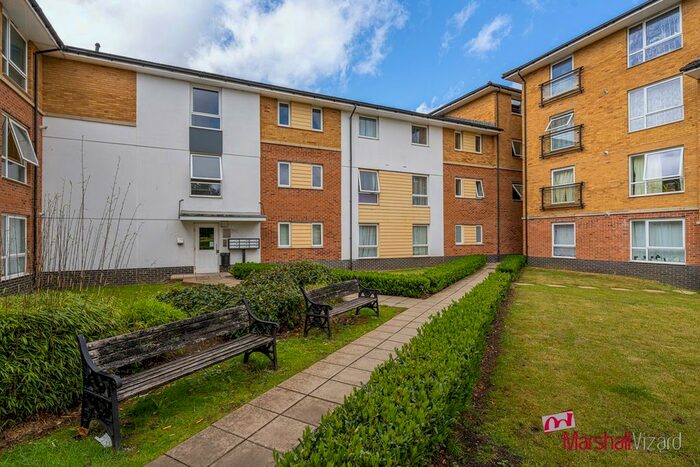 1 Bedroom Flat To Rent In Edison Court, Franklin Avenue, Watford, WD18