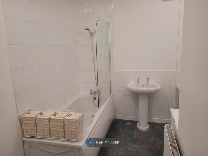 2 Bedroom Terraced House To Rent In Moss Lane, Platt Bridge, Wigan, WN2