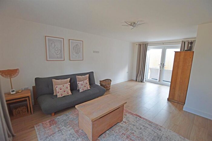 4 Bedroom Detached House For Sale In Broadgate, Whaplode Drove, PE12