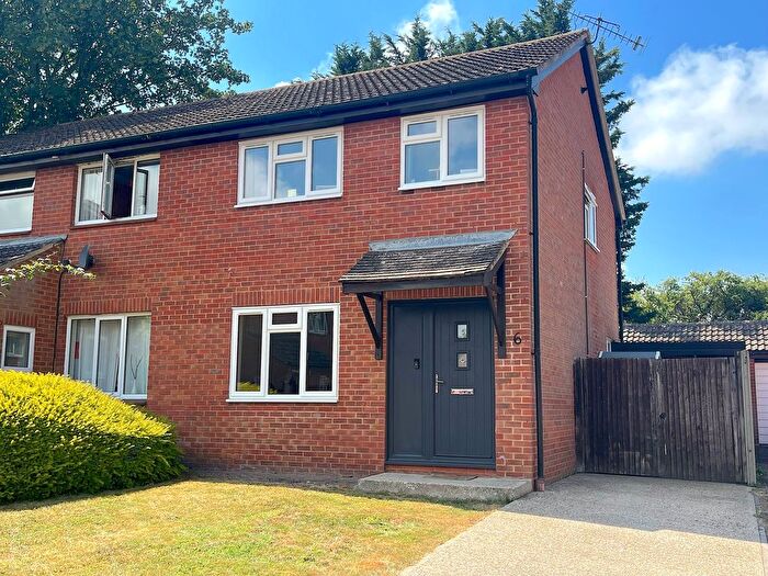 3 Bedroom Semi Detached House For Sale In Sheerways, Faversham, ME13