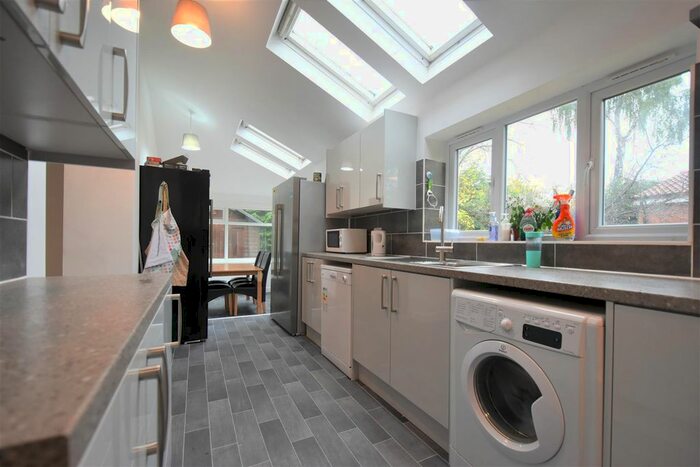 8 Bedroom Detached House To Rent In Elmdon Road, Selly Park, Birmingham, B29