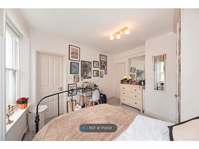 3 Bedroom Flat To Rent In Jerdan Place, London, SW6