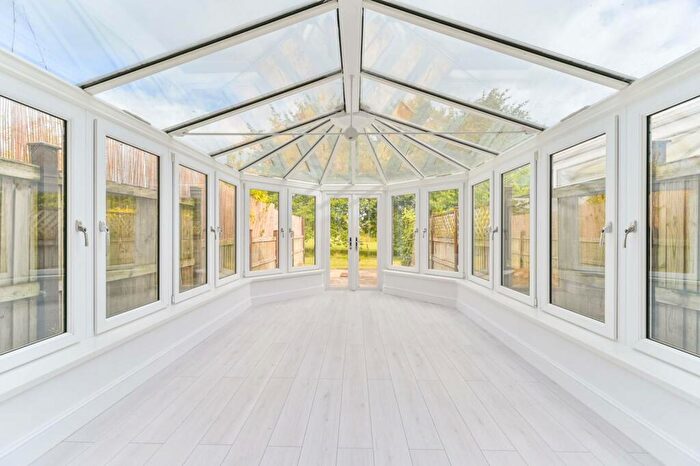 5 Bedroom End Of Terrace House To Rent In Kingswood Drive, Sutton, SM2