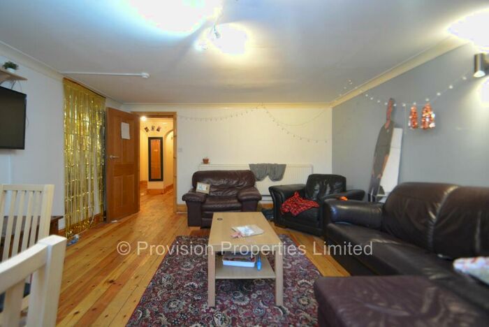 4 Bedroom Flat To Rent In St Johns Avenue, Hyde Park, Leeds, LS6