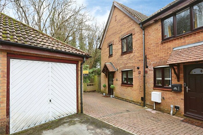 3 Bedroom Semi Detached House For Sale In Mosaic Close, Southampton, Hampshire, SO19