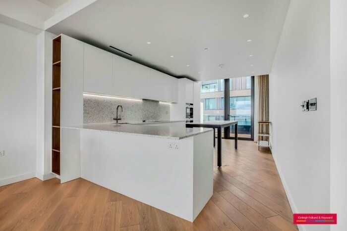 3 Bedroom Flat To Rent In Wood Crescent, London, W12