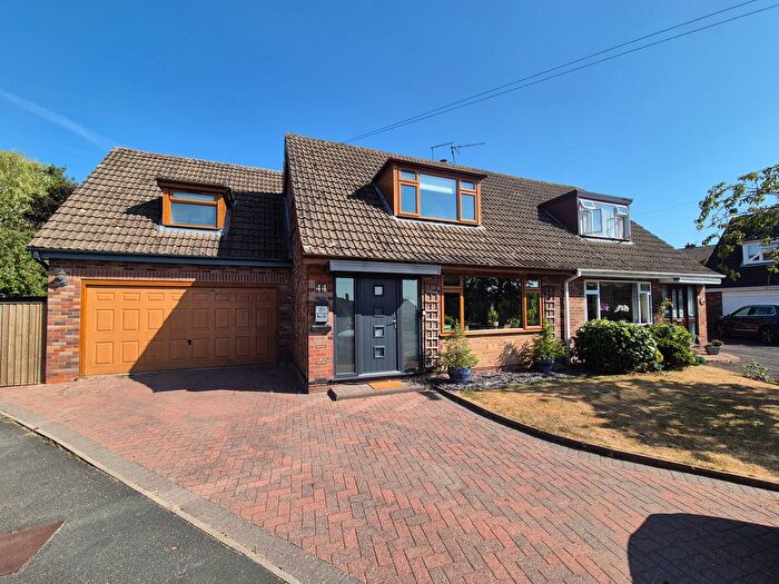3 Bedroom Semi-detached House To Rent In Sutherland Drive, Muxton, Telford, TF2
