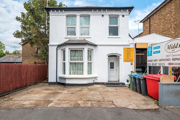 3 Bedroom Maisonette To Rent In Clifton Road, Kingston Upon Thames, KT2