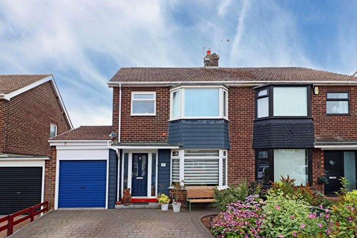 3 Bedroom Semi Detached House For Sale In Waring Avenue, Seaton Sluice, NE26