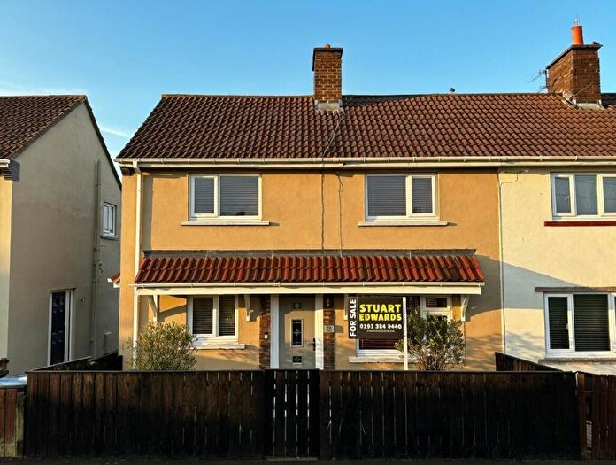 3 Bedroom Semi-Detached House For Sale In Holly Park, Brandon, Durham, DH7