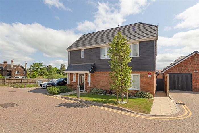 3 Bedroom Detached House For Sale In Utah Road, Paddock Wood, TN12