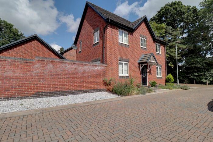 3 Bedroom Detached House To Rent In Manor Grove, Stafford, ST16
