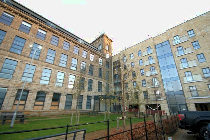 3 Bedroom Flat To Rent In Low Lane, Horsforth, Leeds, LS18