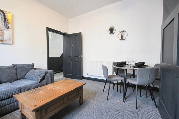 6 Bedroom Detached House To Rent In Oxford Street, Gloucester, GL1