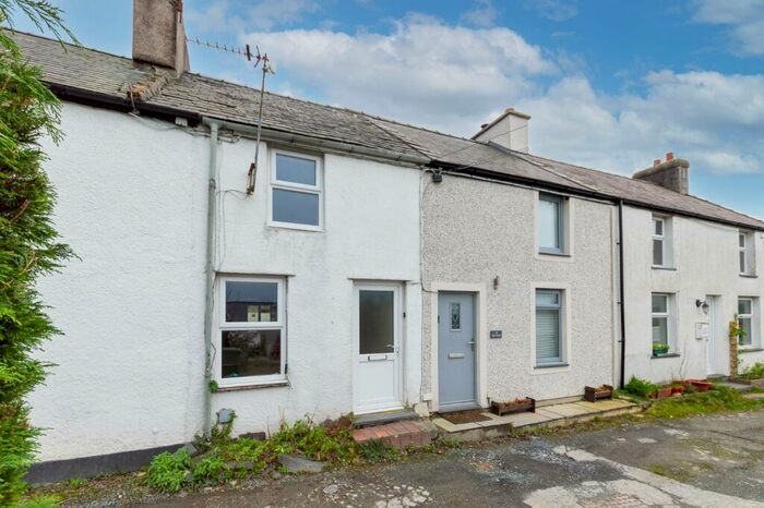 2 Bedroom Terraced House For Sale In Waen Pentir, Bangor, Gwynedd, LL57