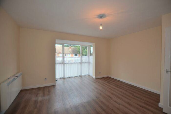 2 Bedroom Maisonette To Rent In Yorktown Road, Sandhurst, GU47